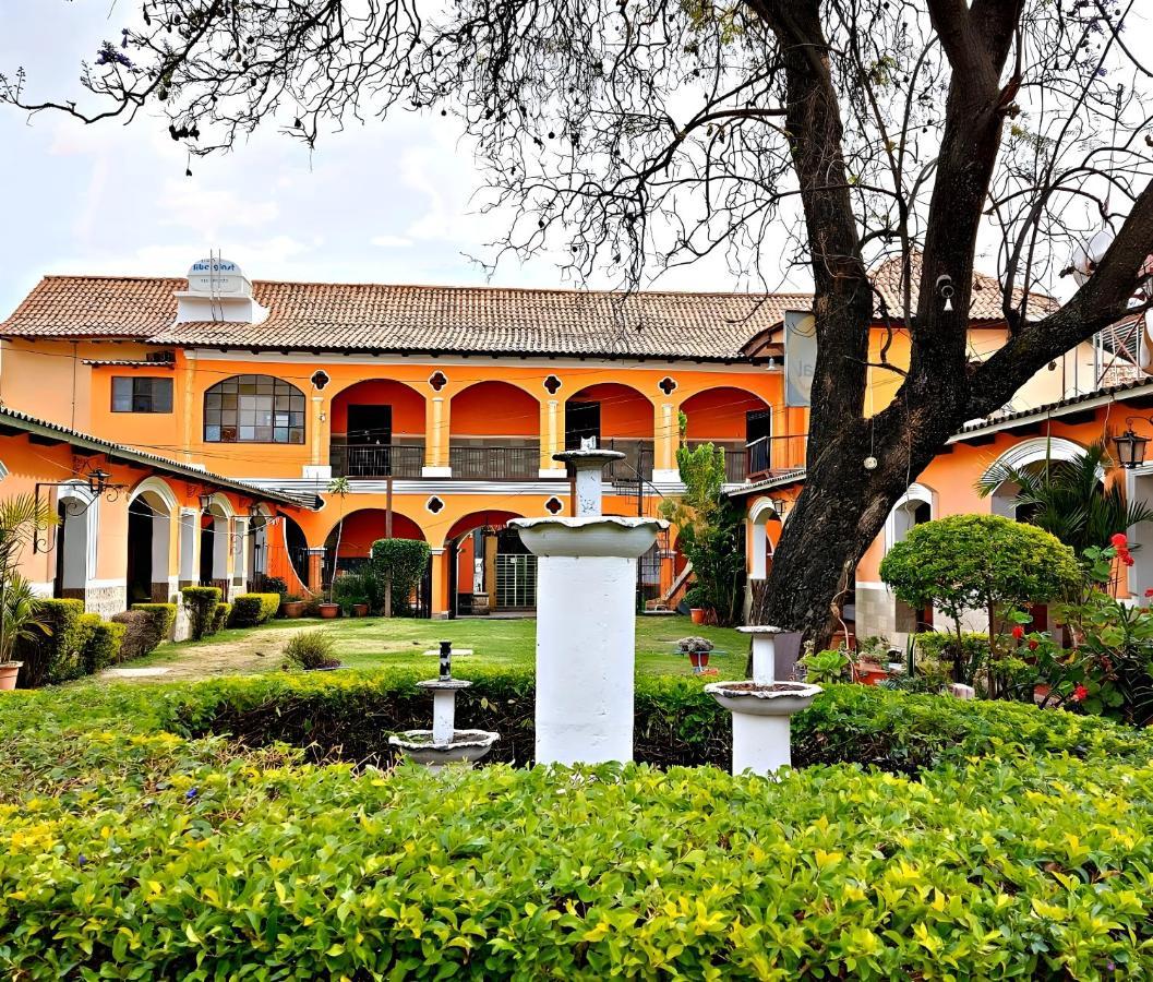 Naupa House Hostel Cochabamba Exteriör bild